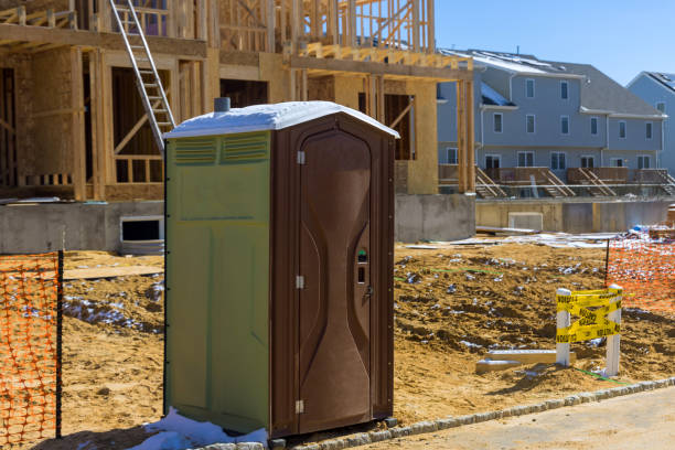 Best Portable restroom trailer rental  in Farmington, MS